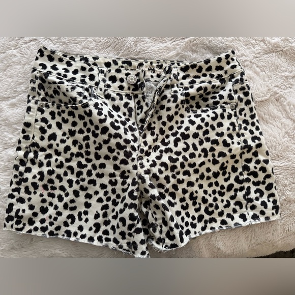 American eagle cheetah patterned shorts, size 6 - Picture 6 of 6
